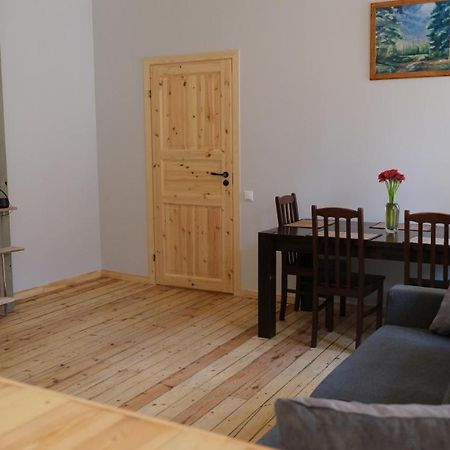 Historic Apartment With Wooden Floors In The Hearth Of Old-Town 리가 외부 사진