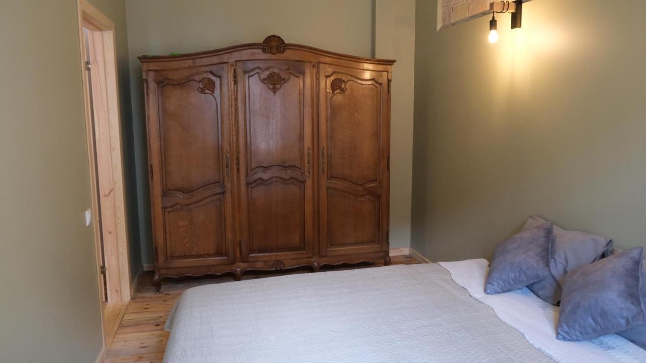 Historic Apartment With Wooden Floors In The Hearth Of Old-Town 리가 외부 사진