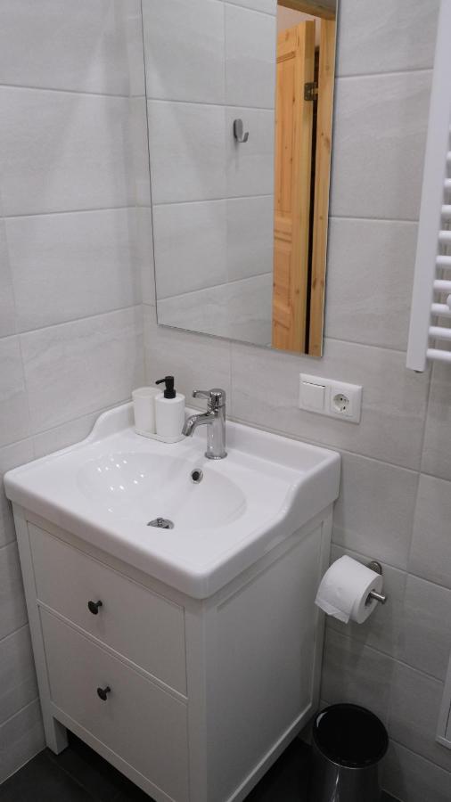 Historic Apartment With Wooden Floors In The Hearth Of Old-Town 리가 외부 사진